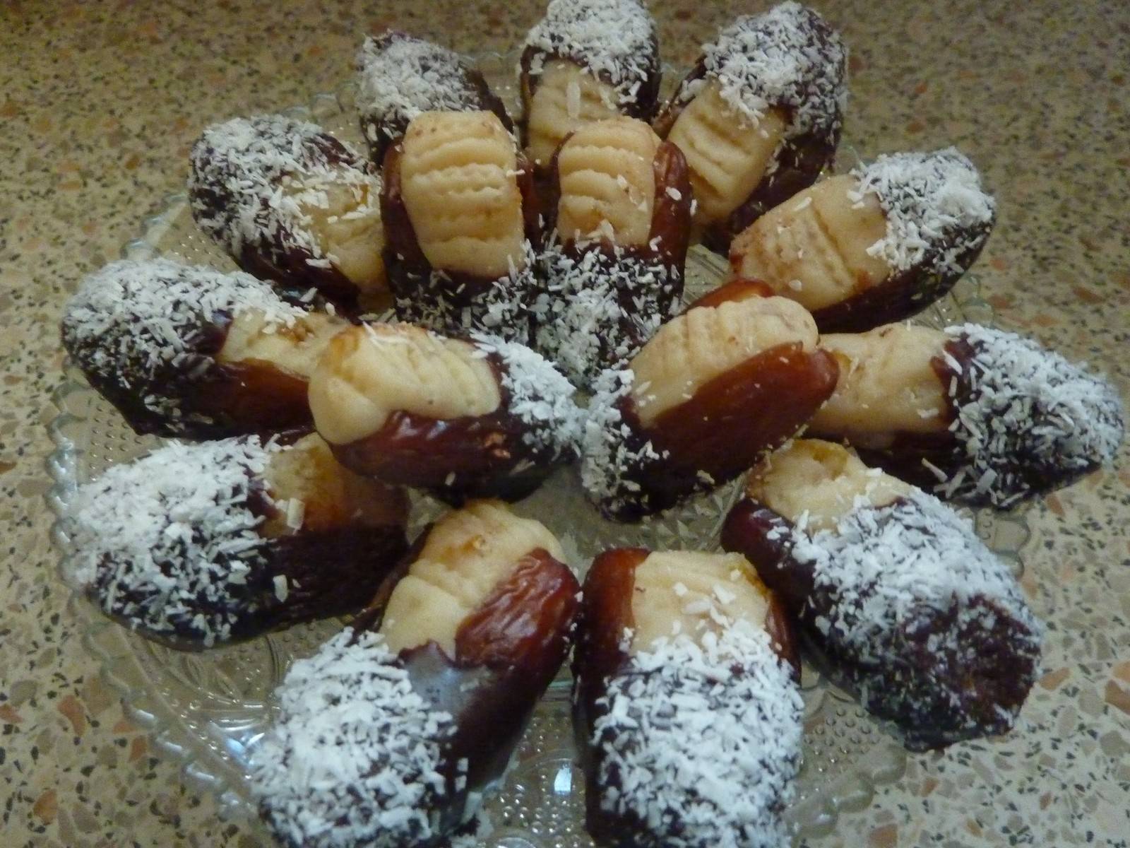 Gefüllte Datteln Rezept - ichkoche.at Gefüllte Datteln Rezept - ichkoche.at