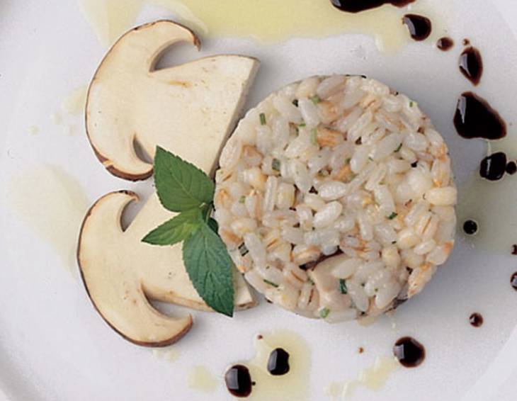 Reissalat mit Seeteufel und Steinpilzen Reissalat mit Seeteufel und Steinpilzen
