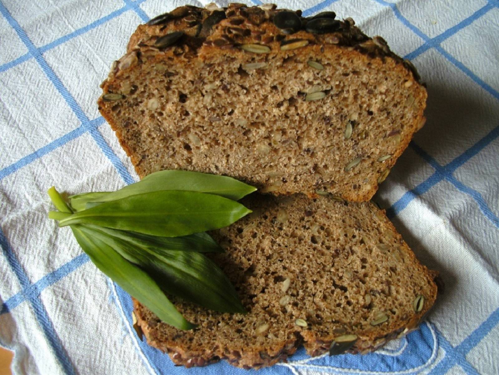 Körndlbrot mit Bärlauch