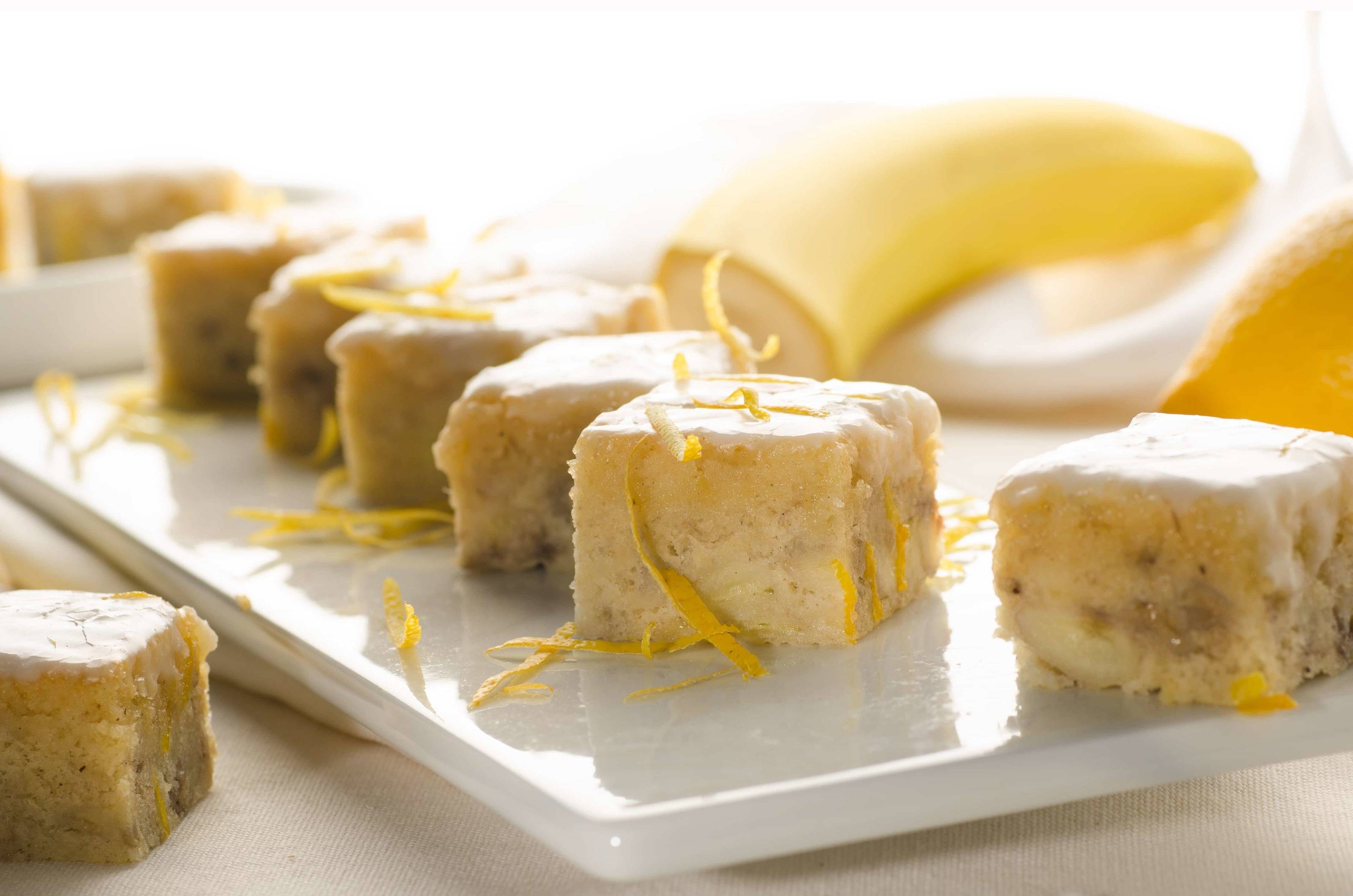 Bananenschnitten mit Zitronenglasur 