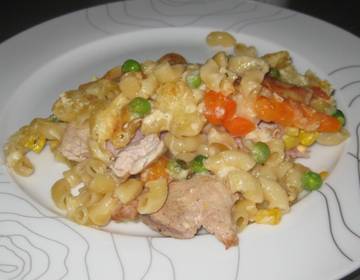 Nudelauflauf mit Huhn und Carbonara Sauce Nudelauflauf mit Huhn und Carbonara Sauce
