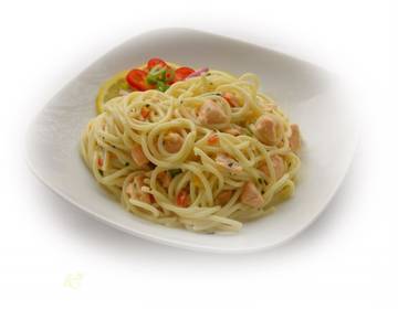 Spaghetti mit Lachs und Gemüse