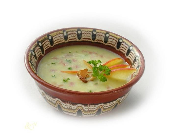 Selleriesuppe mit Schinkenspeck Selleriesuppe mit Schinkenspeck