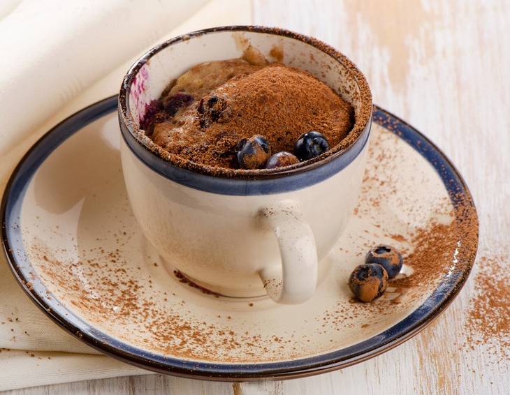 Heidelbeer Mug Cakes mit Kakao