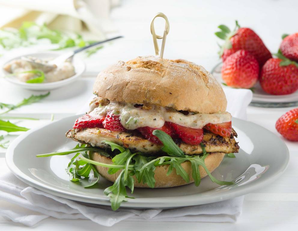 Hendlburger mit Erdbeeren Hendlburger mit Erdbeeren