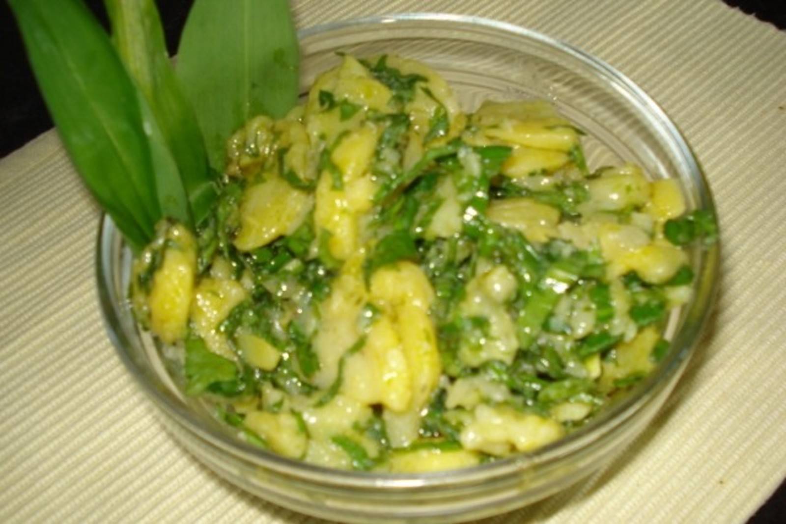 Kartoffelsalat mit Bärlauch Rezept - ichkoche.at Kartoffelsalat mit Bärlauch Rezept - ichkoche.at