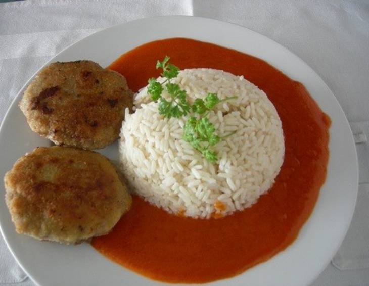 Fischlaibchen in Tomatensauce