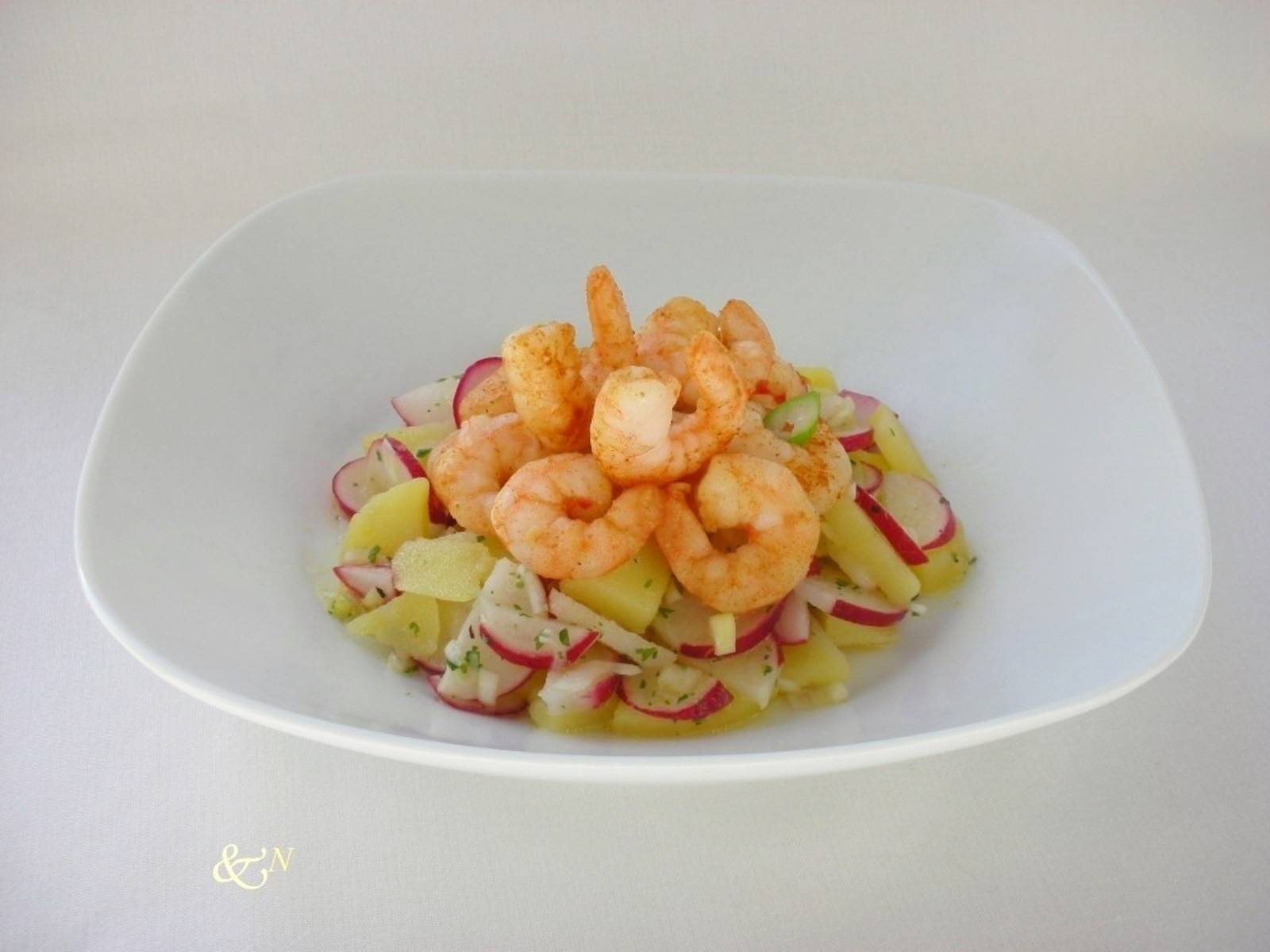 Radieschen-Kartoffelsalat mit Garnelen