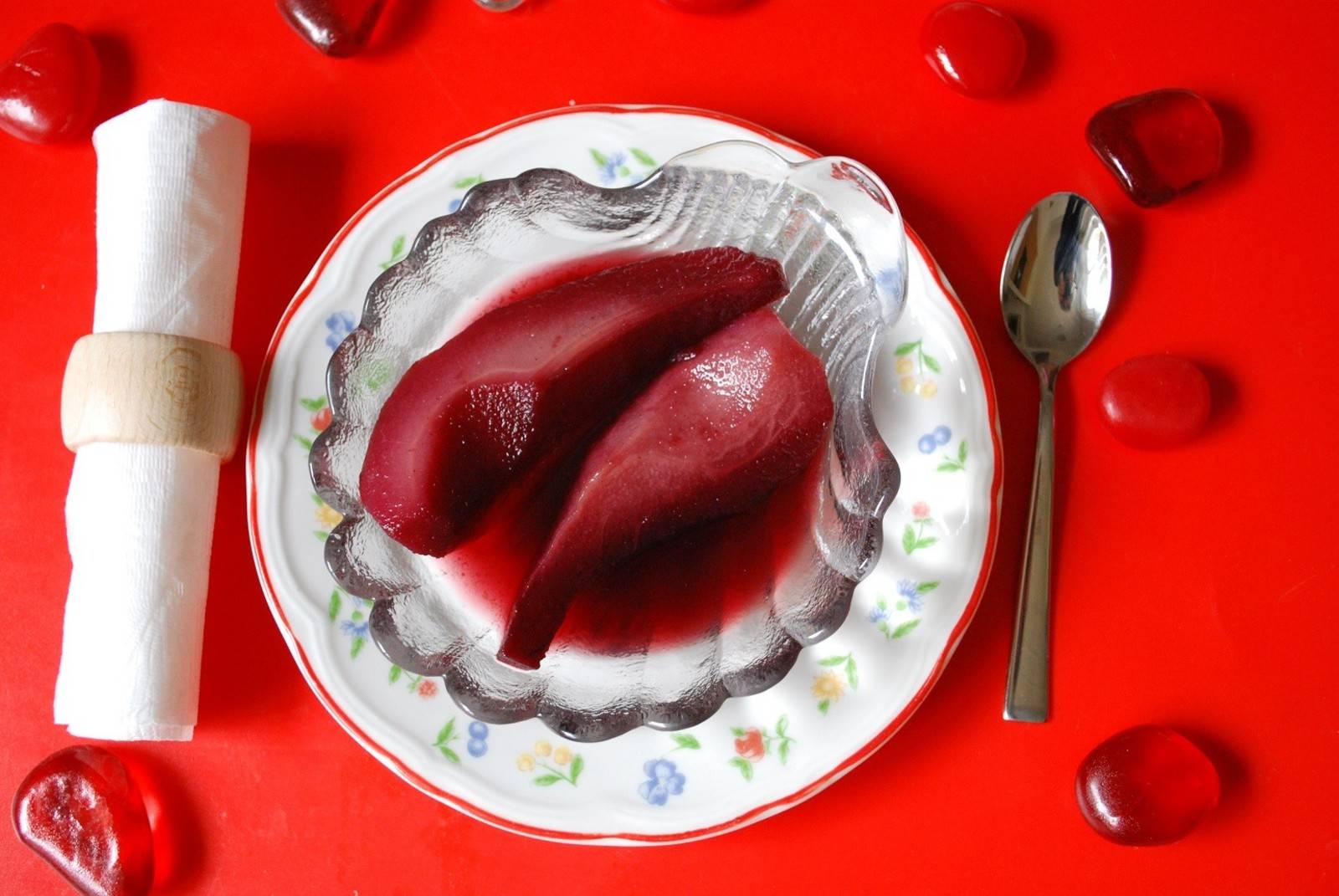Birnen in Rotwein Rezept - ichkoche.de