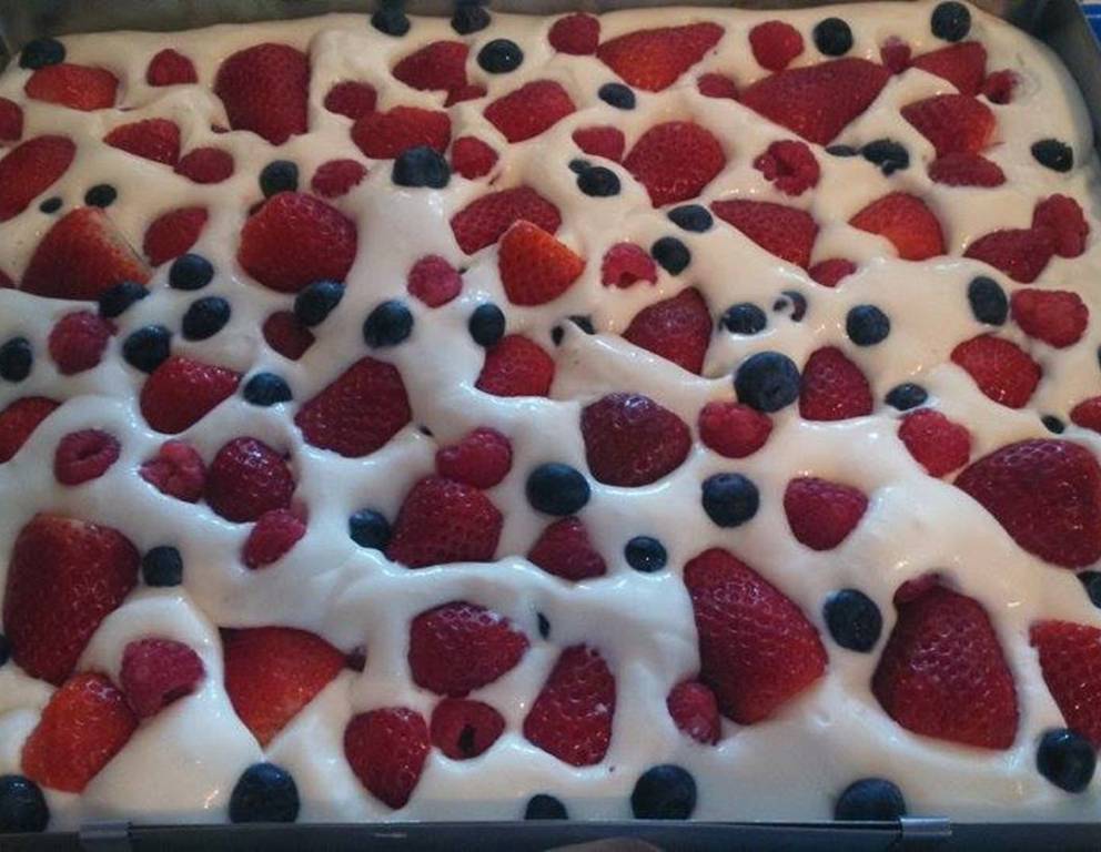 Fruchtige Joghurt-Beeren-Schnitten Fruchtige Joghurt-Beeren-Schnitten