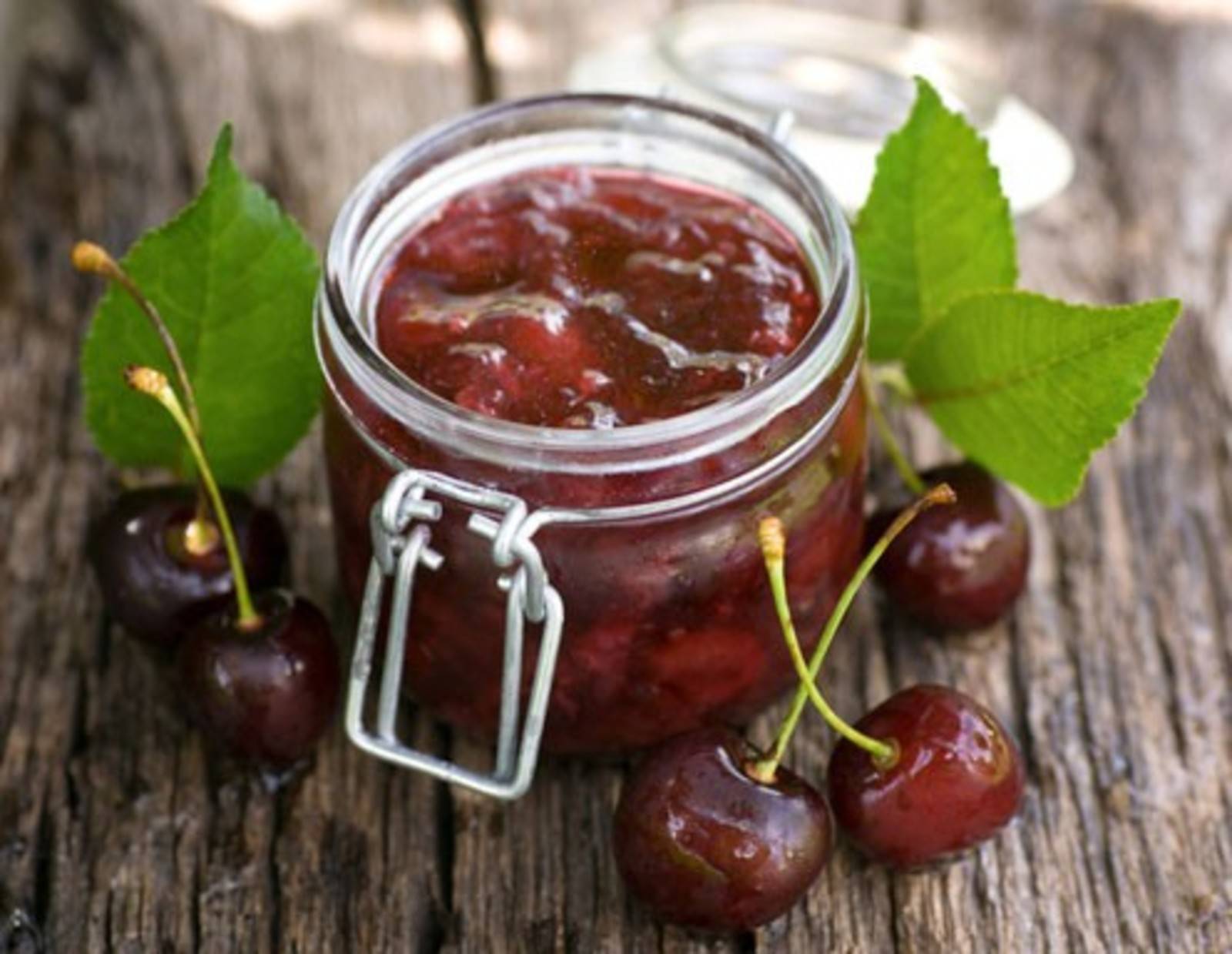 Weichsel-Marmelade aus der Mikrowelle Rezept