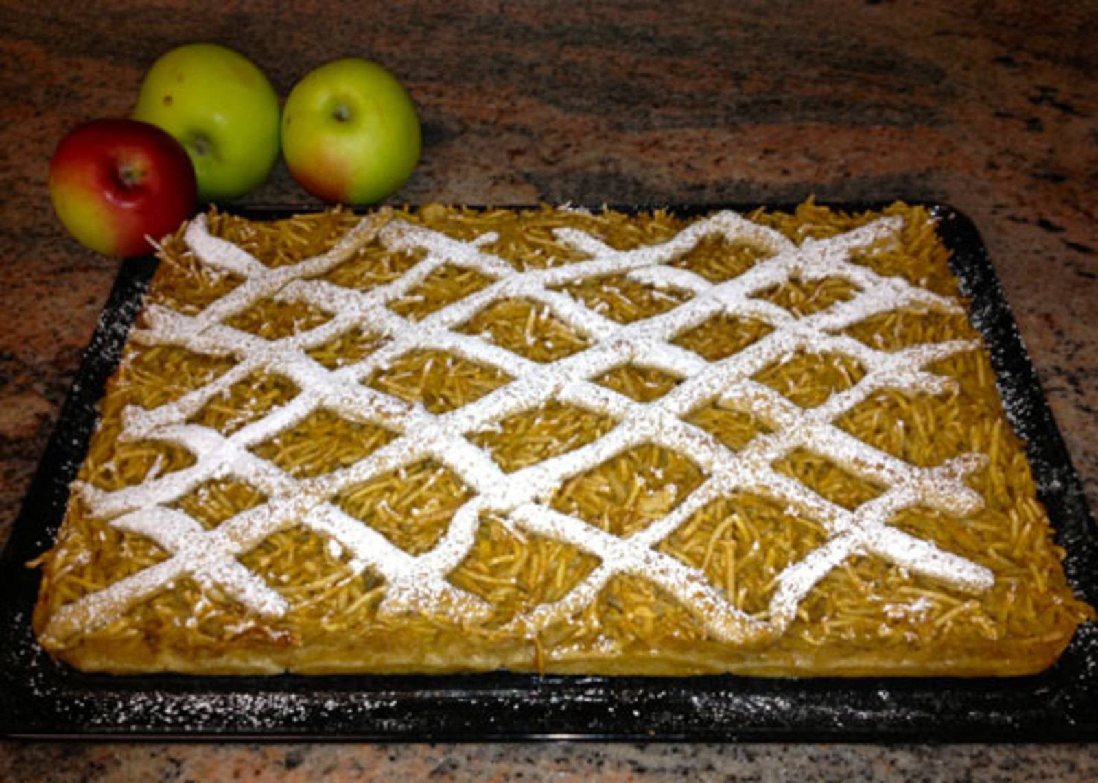 Gedeckter Apfelkuchen