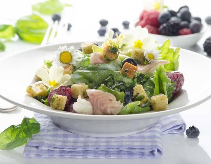 Sommersalat mit Saibling Sommersalat mit Saibling