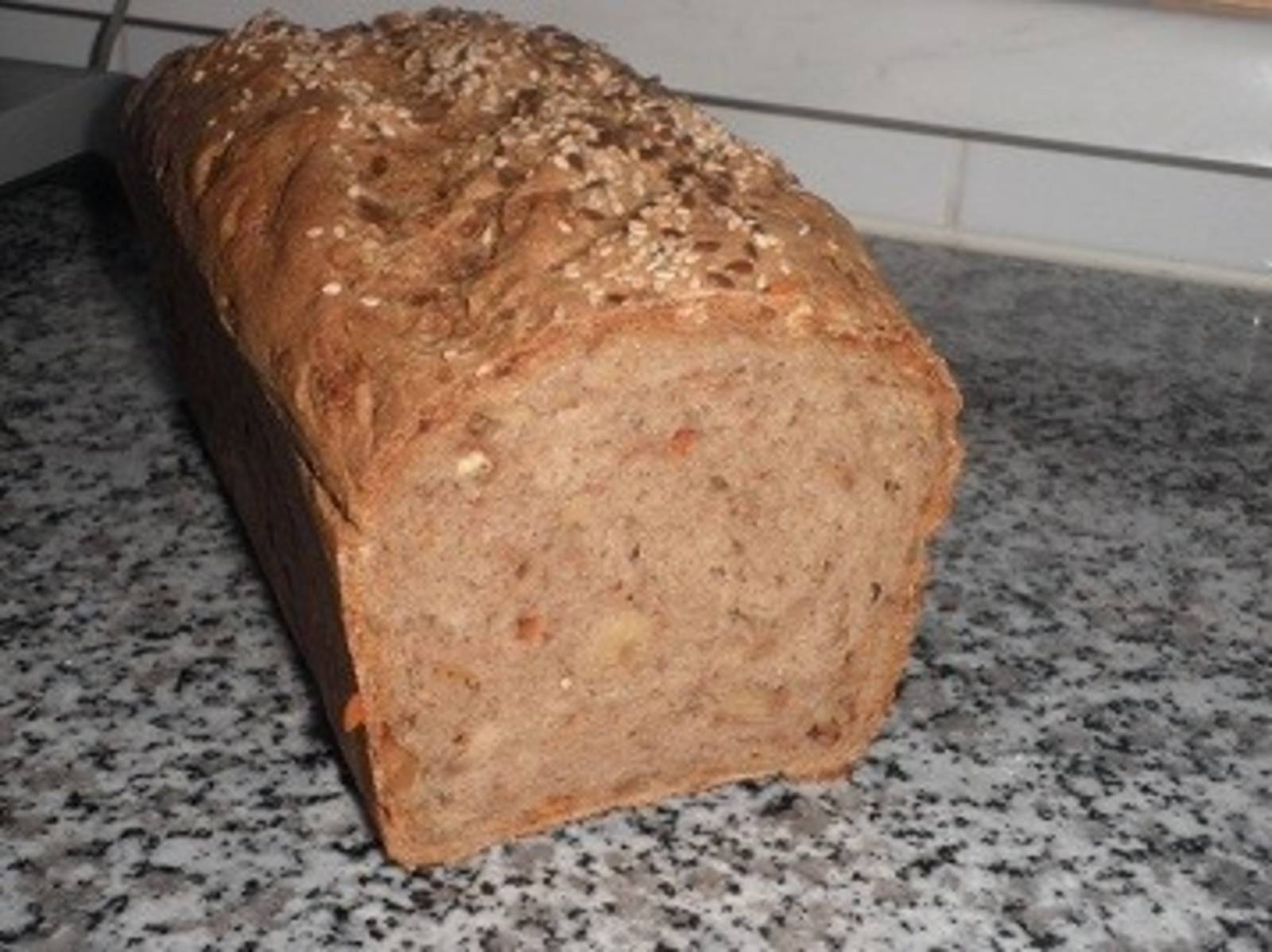 Karotten-Walnuss-Brot Rezept - ichkoche.ch Karotten-Walnuss-Brot Rezept - ichkoche.ch