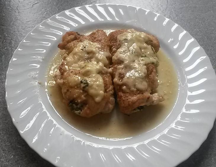 Putenschnitzel mit Bärlauch-Frischkäsefüllung Putenschnitzel mit Bärlauch-Frischkäsefüllung