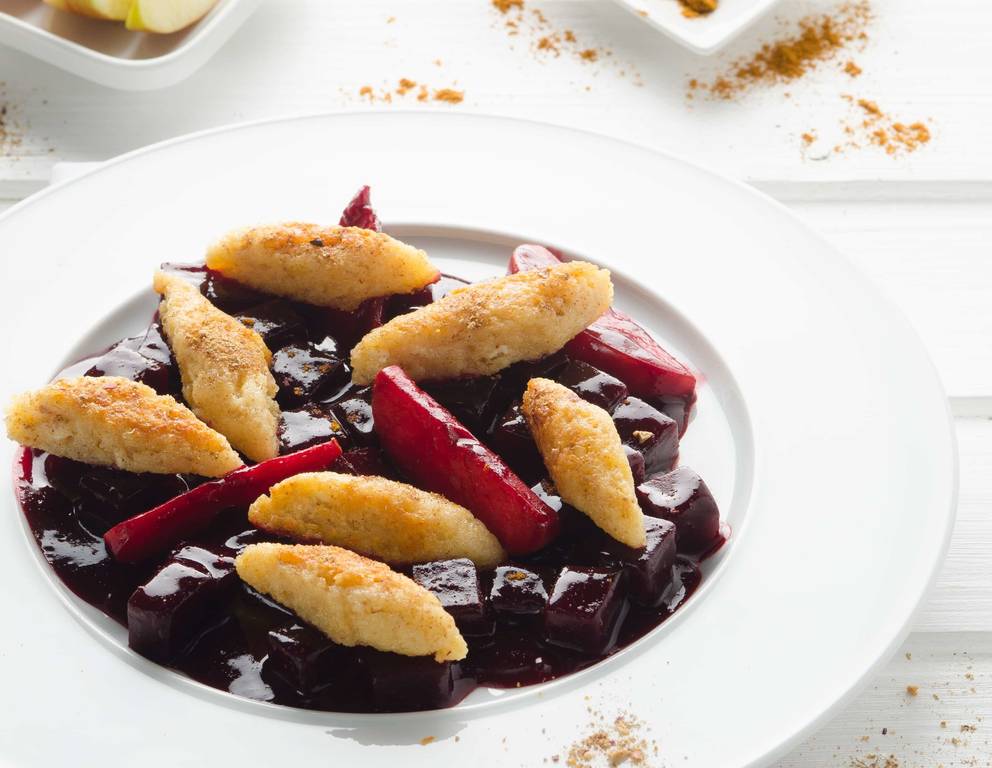 Schupfnudeln mit Rote-Rüben-Apfel-Ragout Schupfnudeln mit Rote-Rüben-Apfel-Ragout