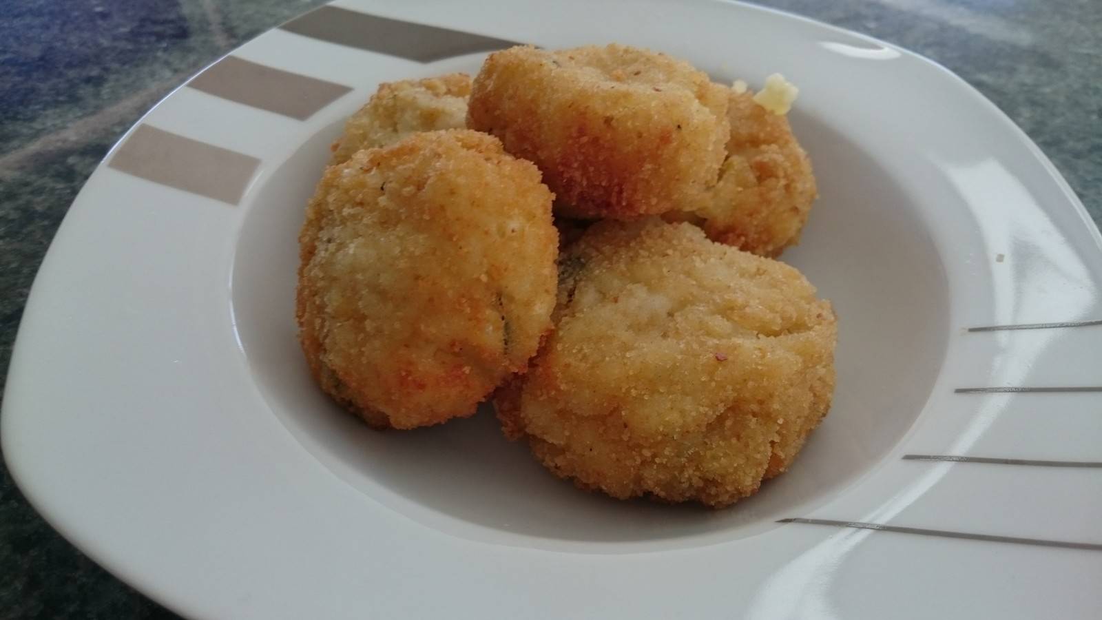 Knusprige Reisbällchen Rezept - ichkoche.de Knusprige Reisbällchen Rezept - ichkoche.de