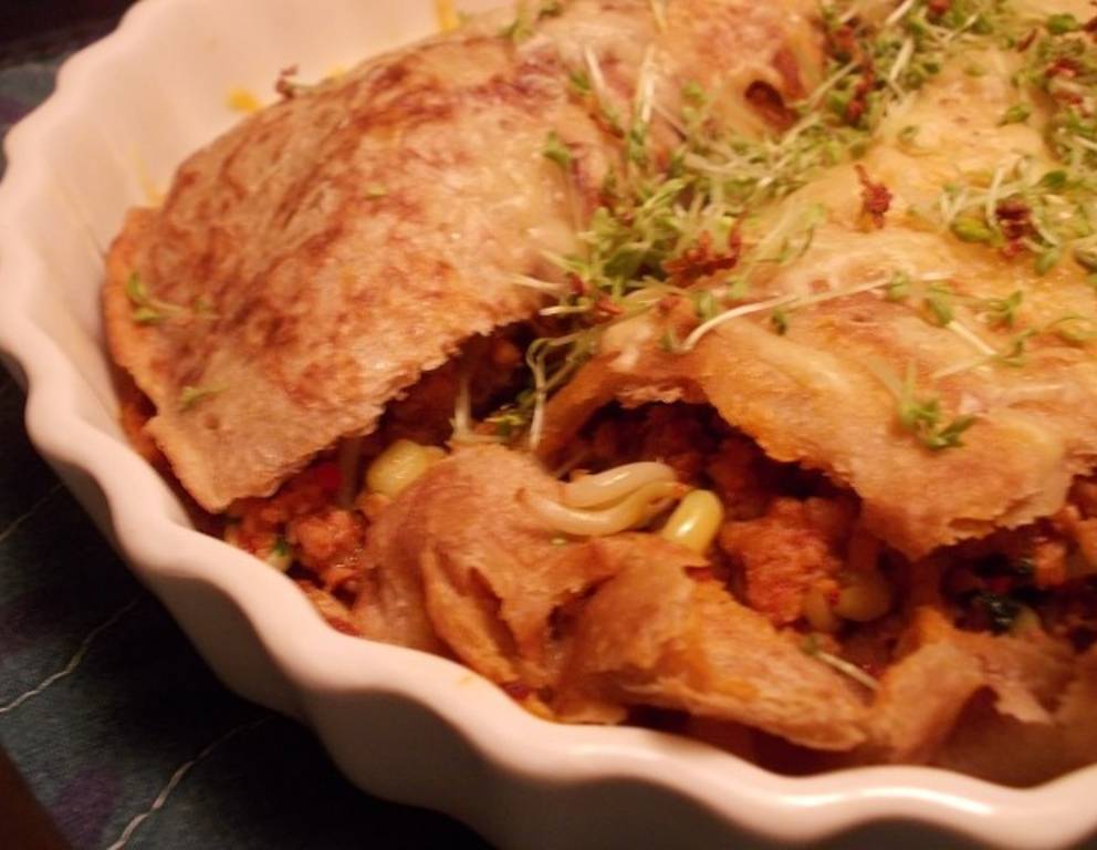 Fleischpalatschinken mit Mungbohnensprossen Fleischpalatschinken mit Mungbohnensprossen