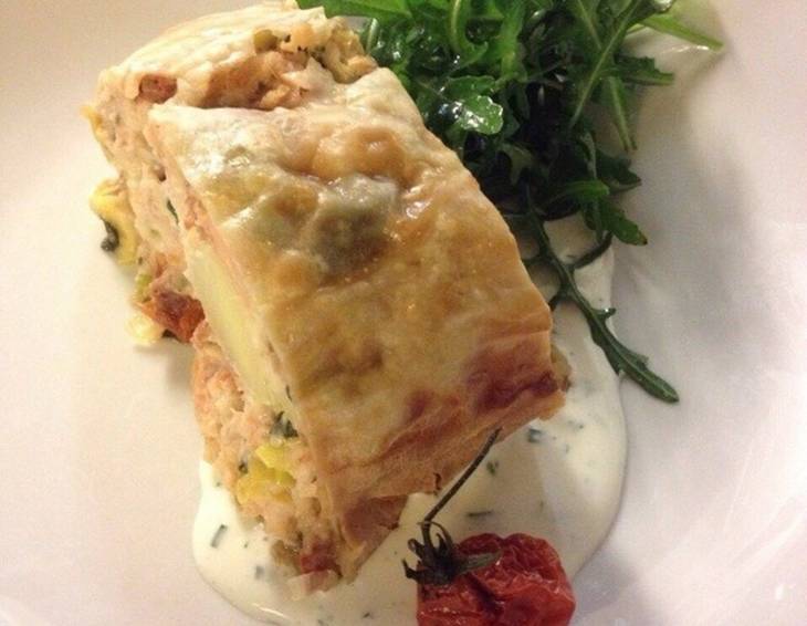 Kürbisstrudel mit Kräutersauce Kürbisstrudel mit Kräutersauce