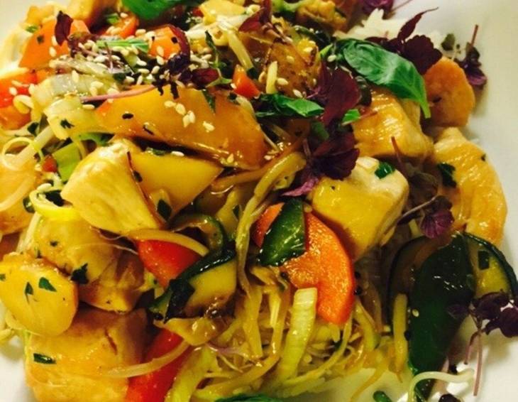 Schneller Tofu-Gemüse-Wok Schneller Tofu-Gemüse-Wok