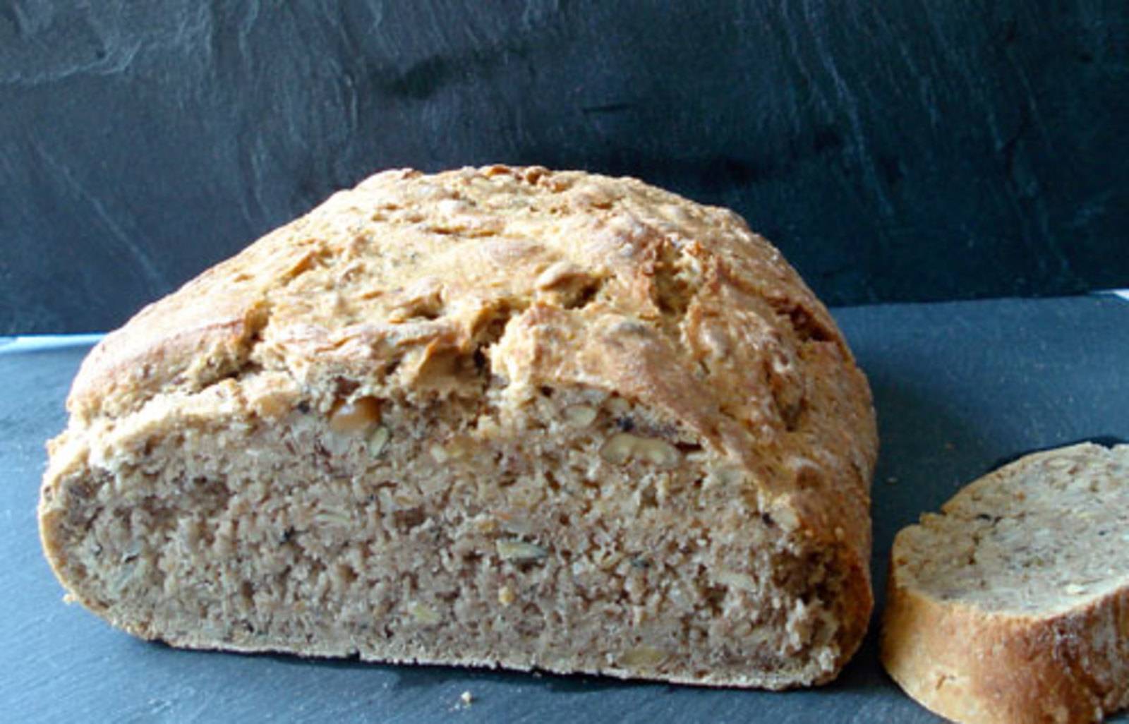 Sonnenblumenkernbrot mit Roggensauerteig