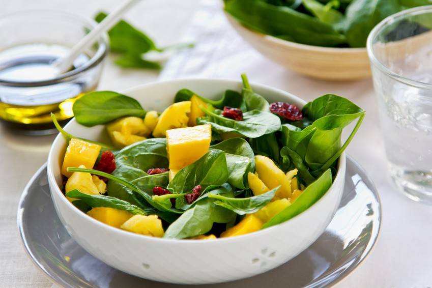 Basischer Spinatsalat mit Mango Rezept