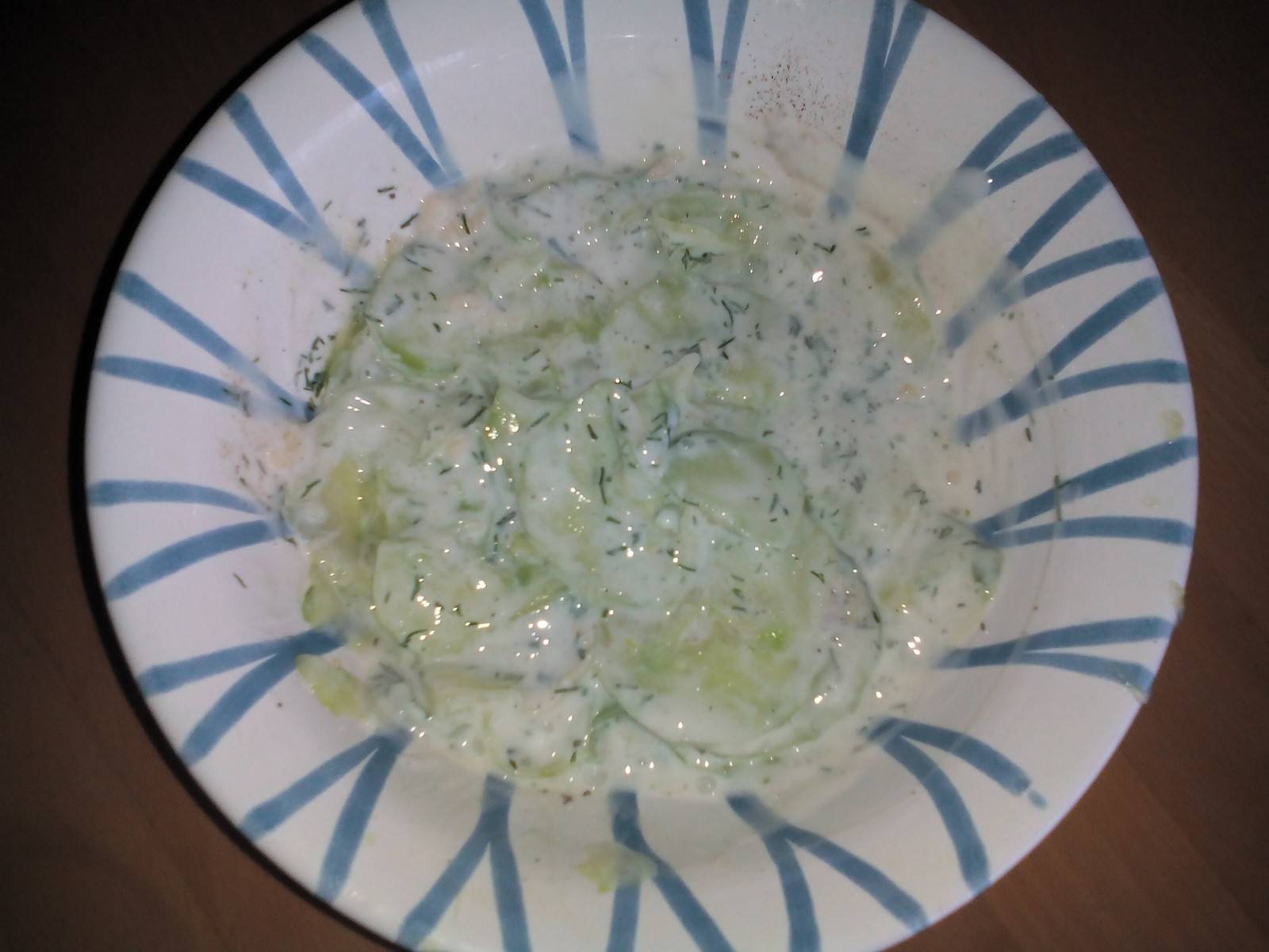 Gurkensalat mit Joghurtdressing Rezept - ichkoche.at