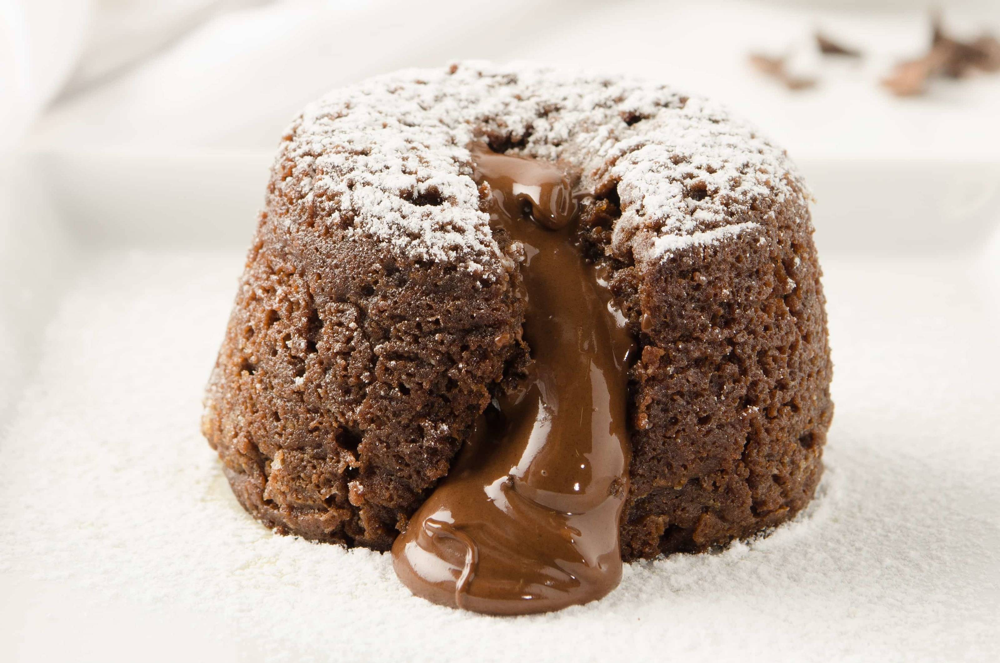 Flüssig gefülltes Schoko-Soufflé Rezept - ichkoche.at Flüssig gefülltes Schoko-Soufflé Rezept - ichkoche.at