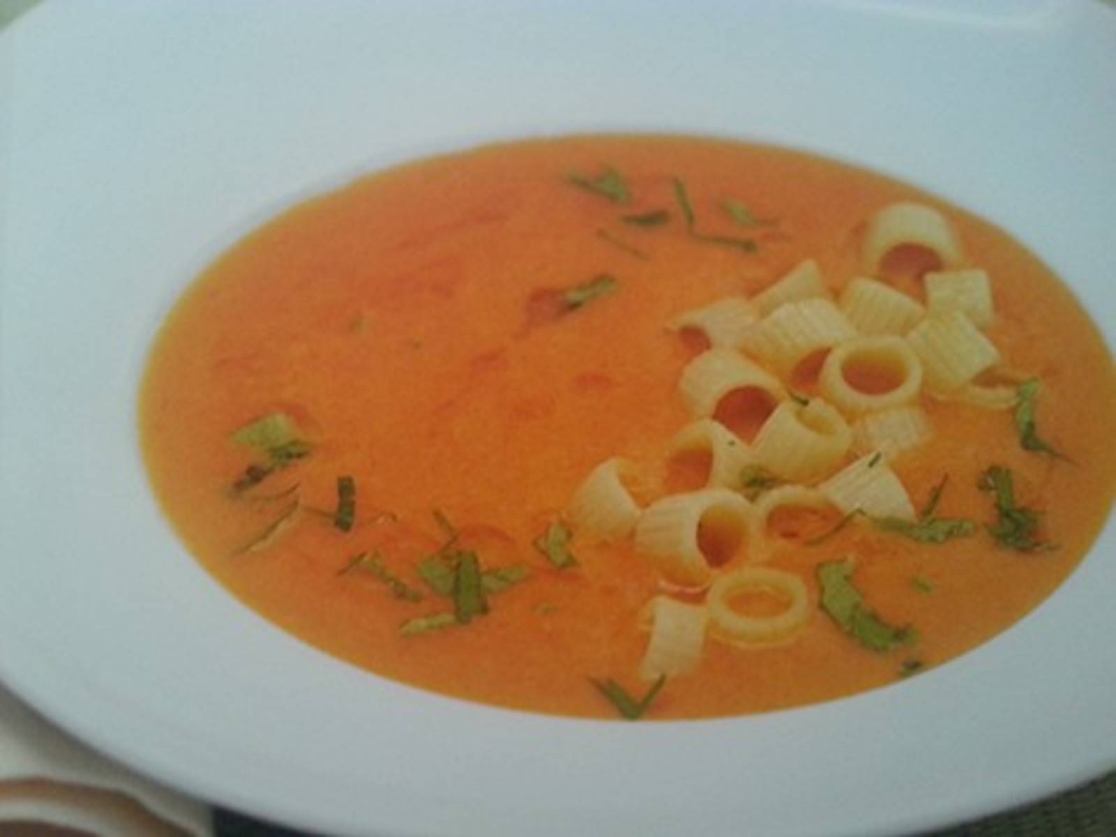 Frische Tomatensuppe