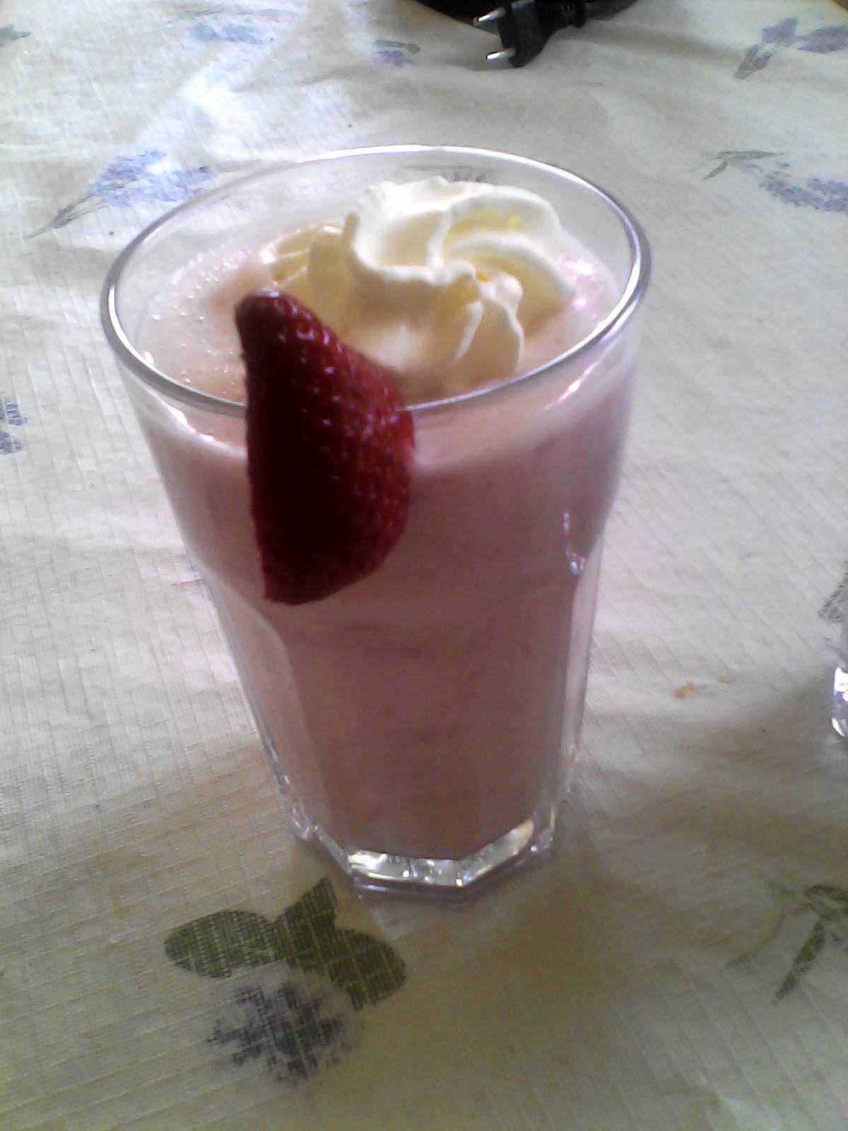 Bananen-Erdbeer-Shake Rezept - ichkoche.ch Bananen-Erdbeer-Shake Rezept - ichkoche.ch