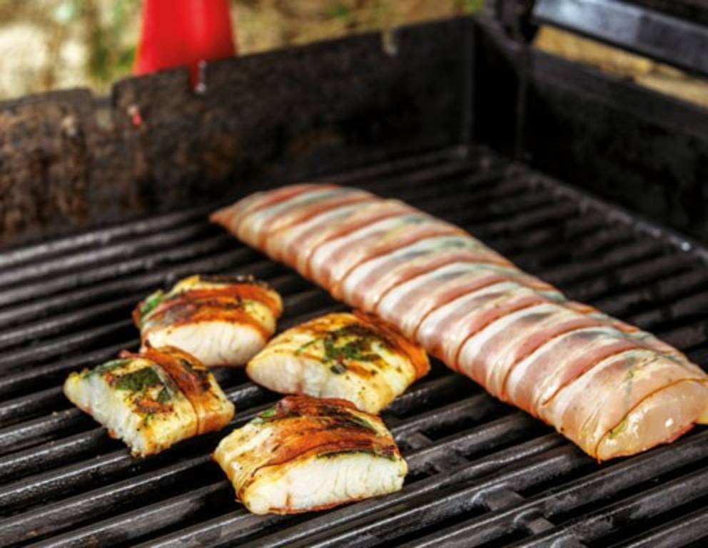 Zander im Speck gegrillt Zander im Speck gegrillt