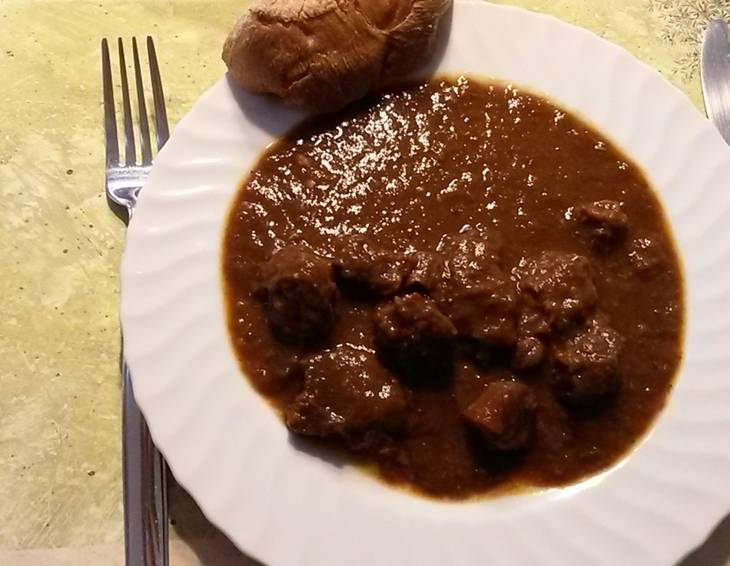 Rindsgulasch aus dem Schnellkochtopf