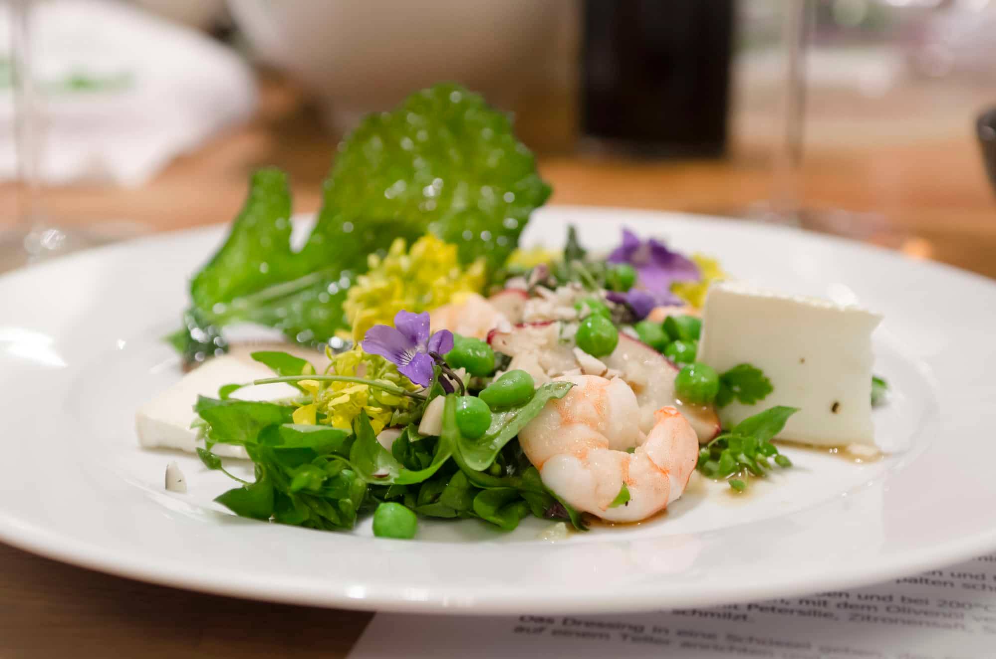 Frühlingssalat mit Garnelen Rezept