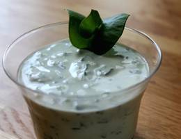 Bärlauch-Sour Cream Dip