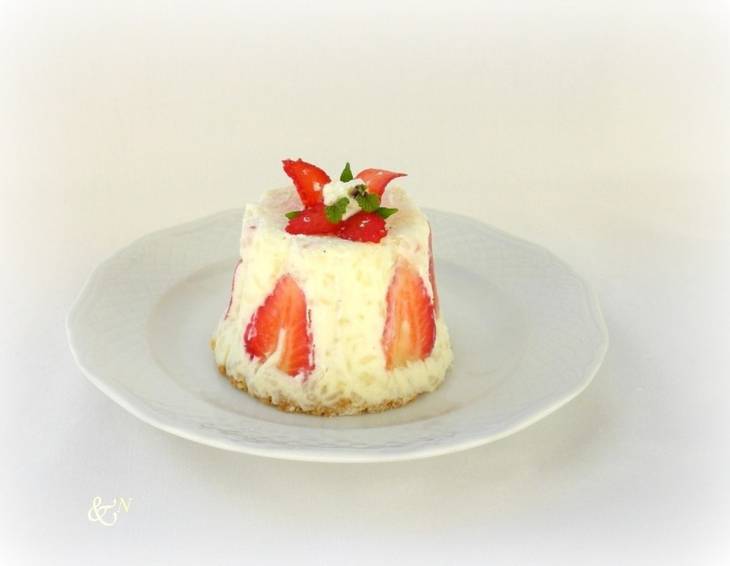 Milchreis-Törtchen mit Erdbeeren Milchreis-Törtchen mit Erdbeeren