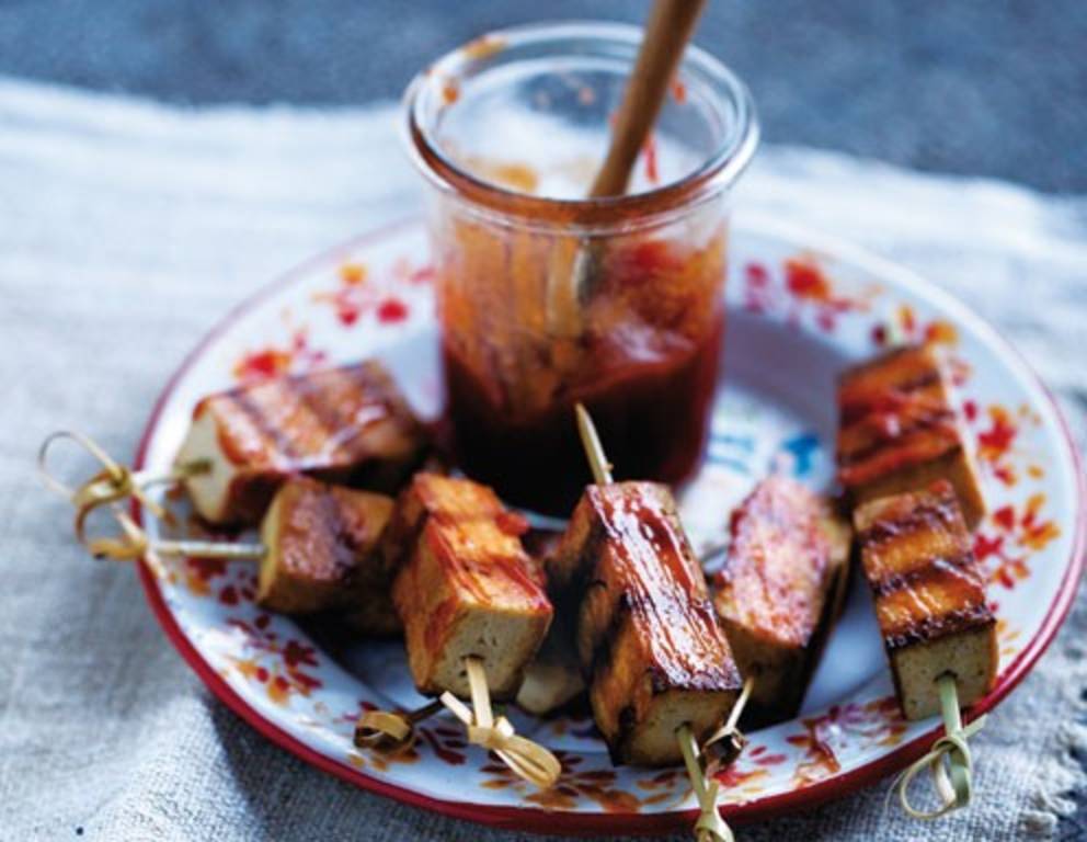 Tofuspieße mit Tomatenmarinade