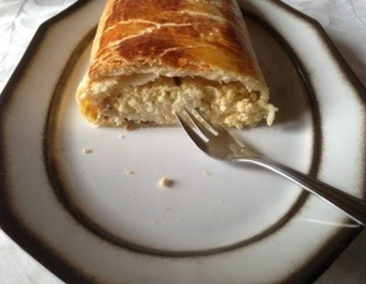 Mürber Topfenstrudel