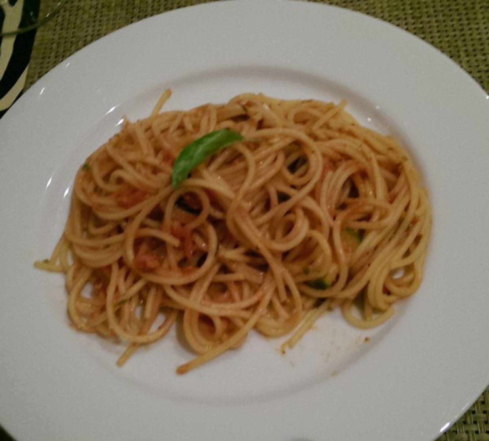 Spaghetti in Zucchini-Tomatensugo