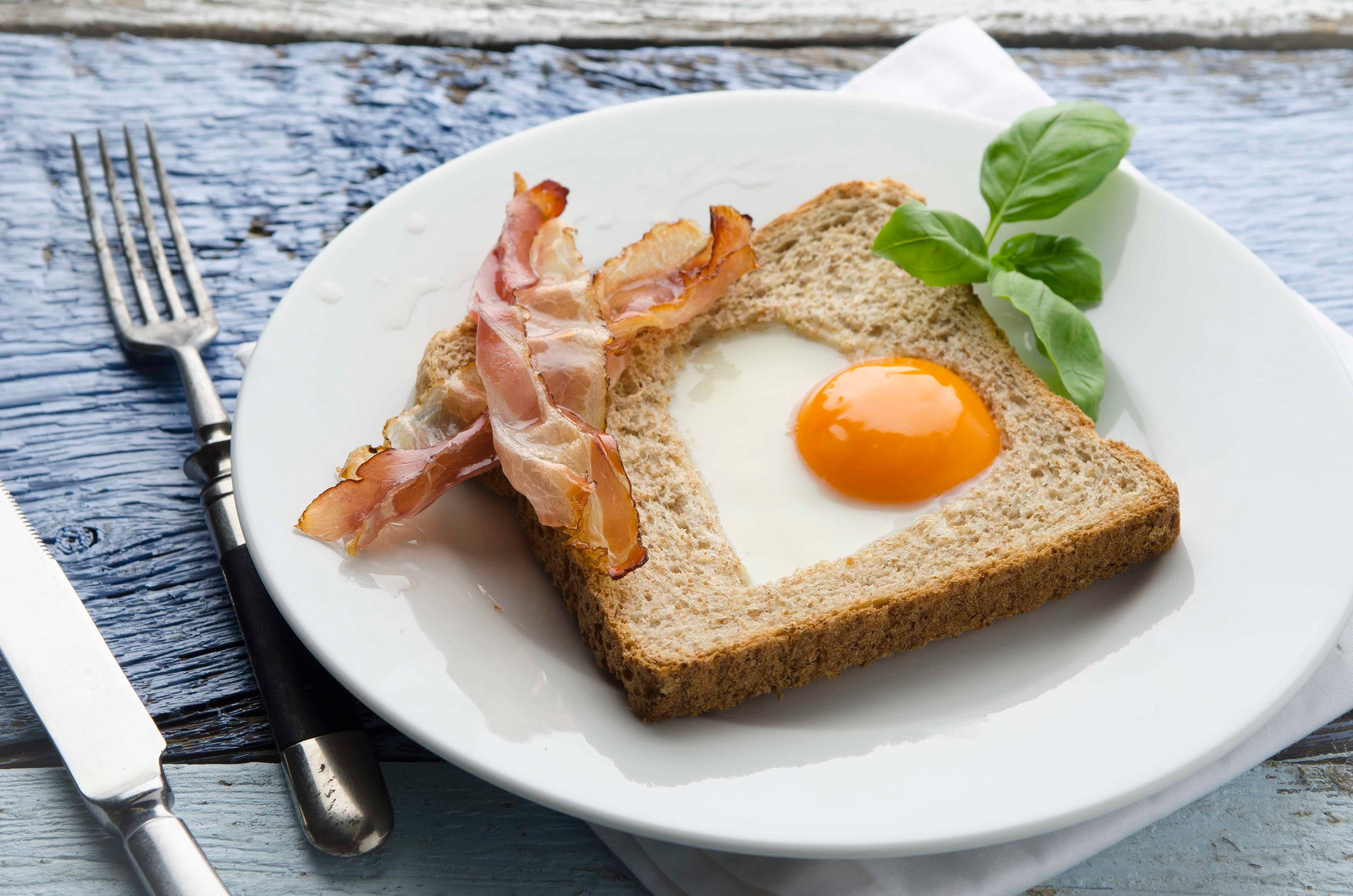 Herz-Toast mit Speck