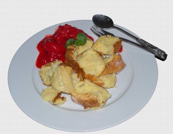 Grießschmarren mit schnellem Erdbeereis Grießschmarren mit schnellem Erdbeereis