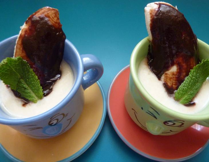 Bananenmilch mit Schokobanane Bananenmilch mit Schokobanane