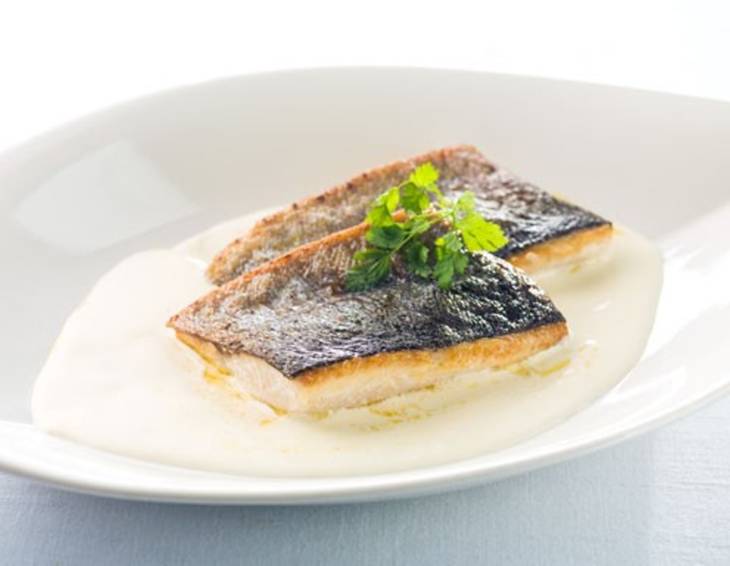 Gebratenes Forellenfilet mit Sherry-Sauce Gebratenes Forellenfilet mit Sherry-Sauce