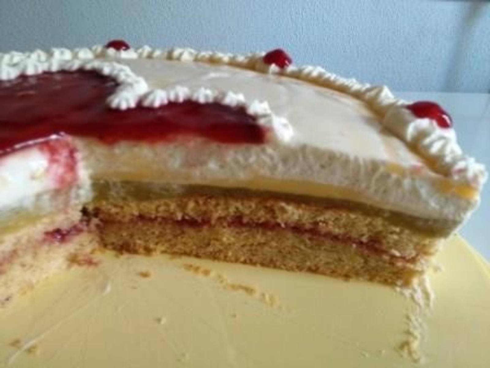 Rhabarber-Vanille-Eierlikörtorte