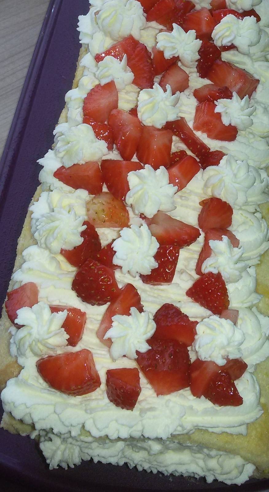 Erdbeerroulade Rezept - ichkoche.de Erdbeerroulade Rezept - ichkoche.de