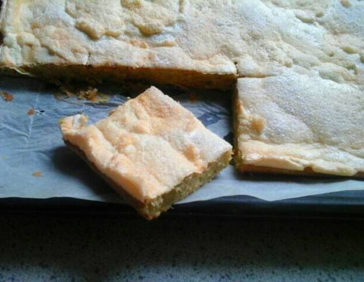 Rhabarber-Marzipan-Kuchen Rhabarber-Marzipan-Kuchen