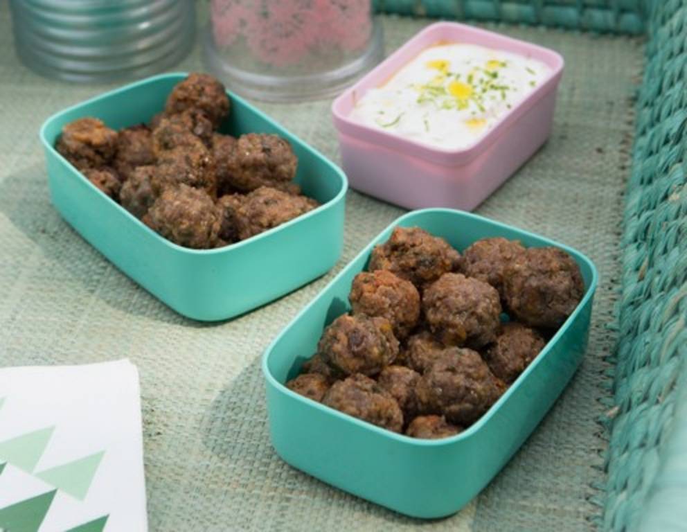 Würzige Fleischbällchen mit Limettendip Würzige Fleischbällchen mit Limettendip