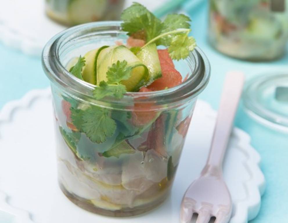 Wolfsbarsch-Ceviche mit fruchtigem Salat Wolfsbarsch-Ceviche mit fruchtigem Salat
