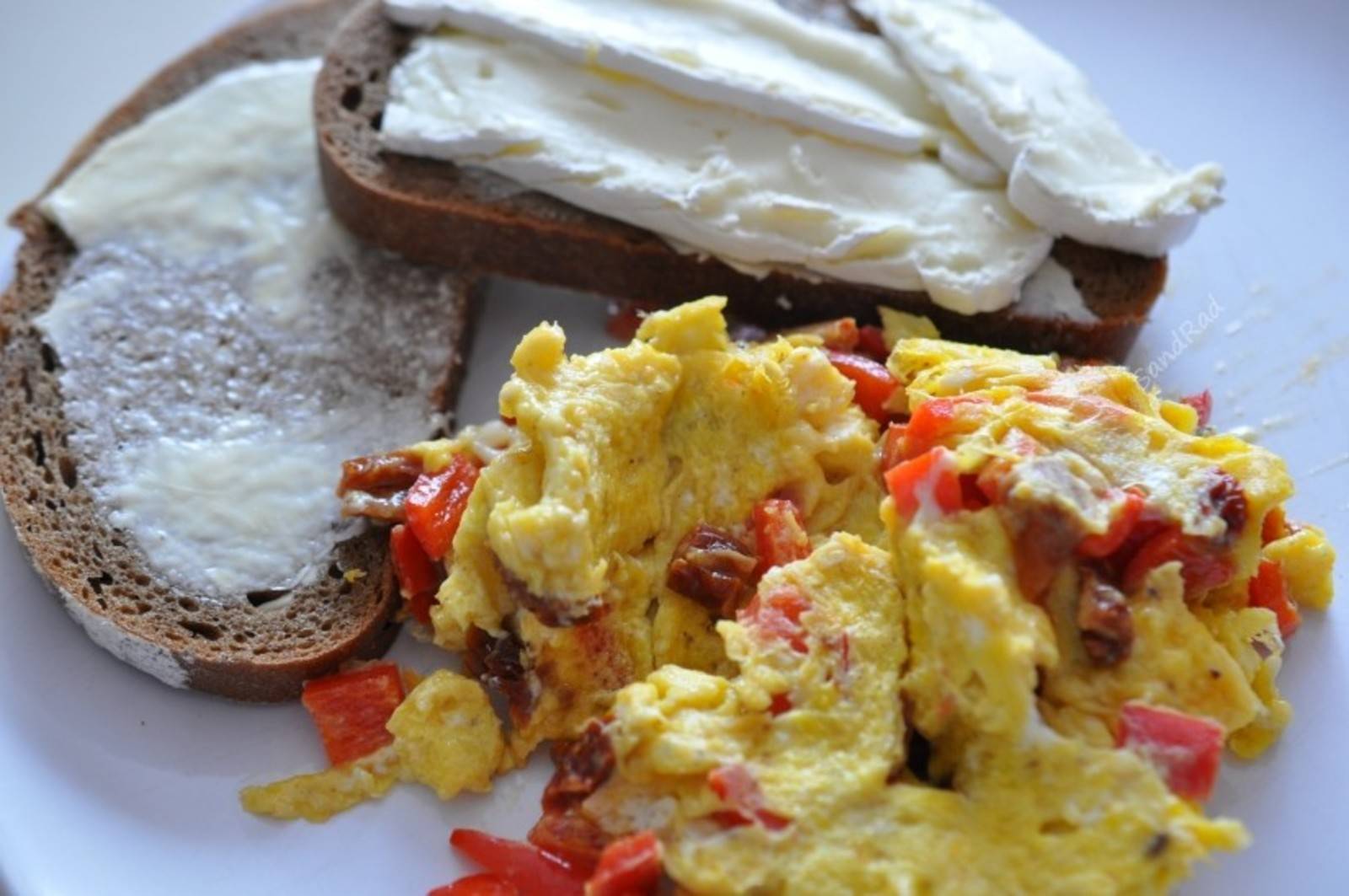 Eierspeis mit Paprika und getrockneten Tomaten Rezept - ichkoche.de