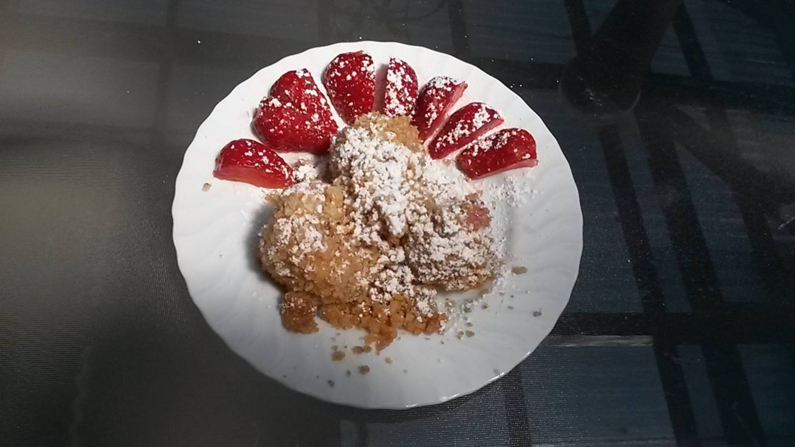 Erdbeerknödel mit Pistazien Rezept - ichkoche.de