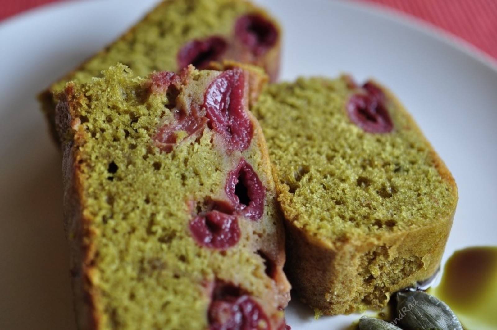 Kürbiskernöl-Kirsch-Kuchen